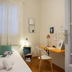 Apartment Singularstays Seu Vii